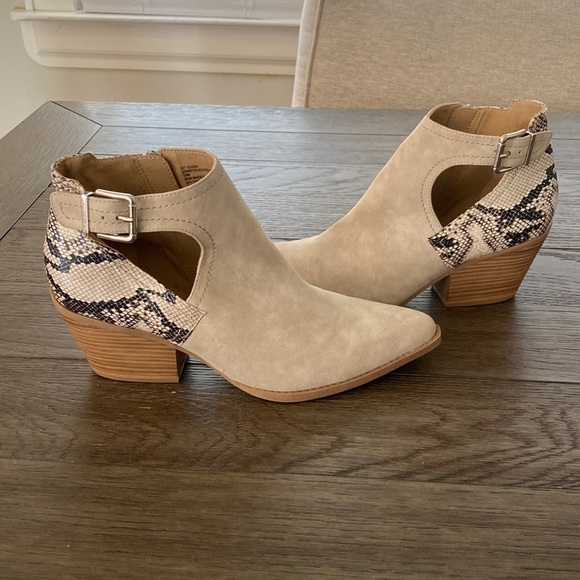 NEW Seven Dials Cream Pointed Toe Cut Out Shoe Bootie W/ Python Print | 10 - Picture 2 of 13